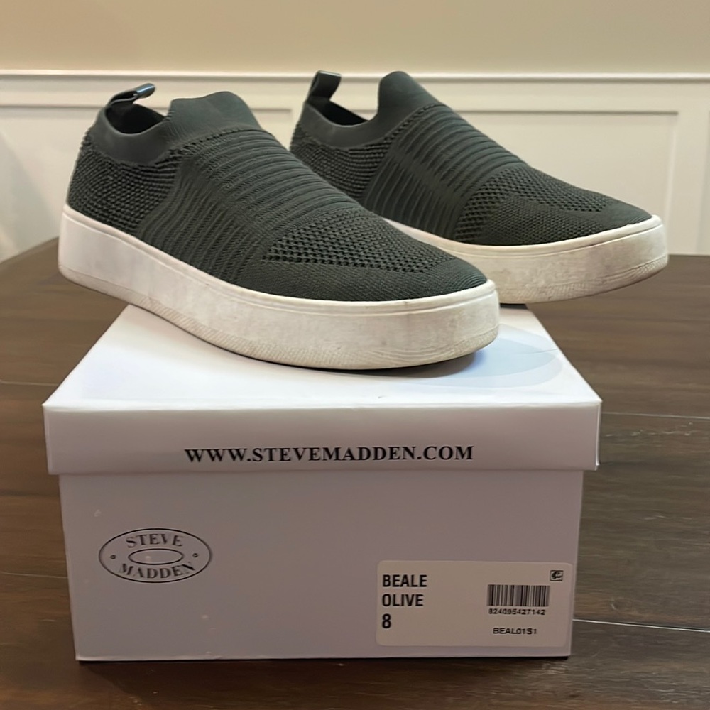 Steve Madden | Sneakers. Worn a few times. Good condition. No snags or pulls.
